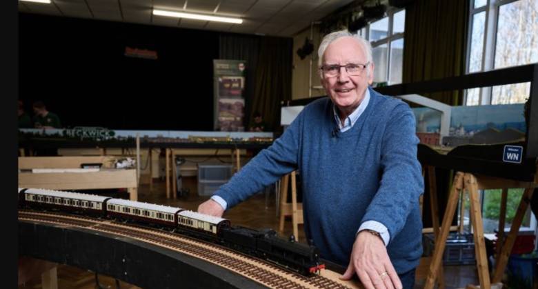 LITTLE TRAINS & BIG NAMES New More 4 Series With PETE WATERMAN Exploring the World of Model Railways